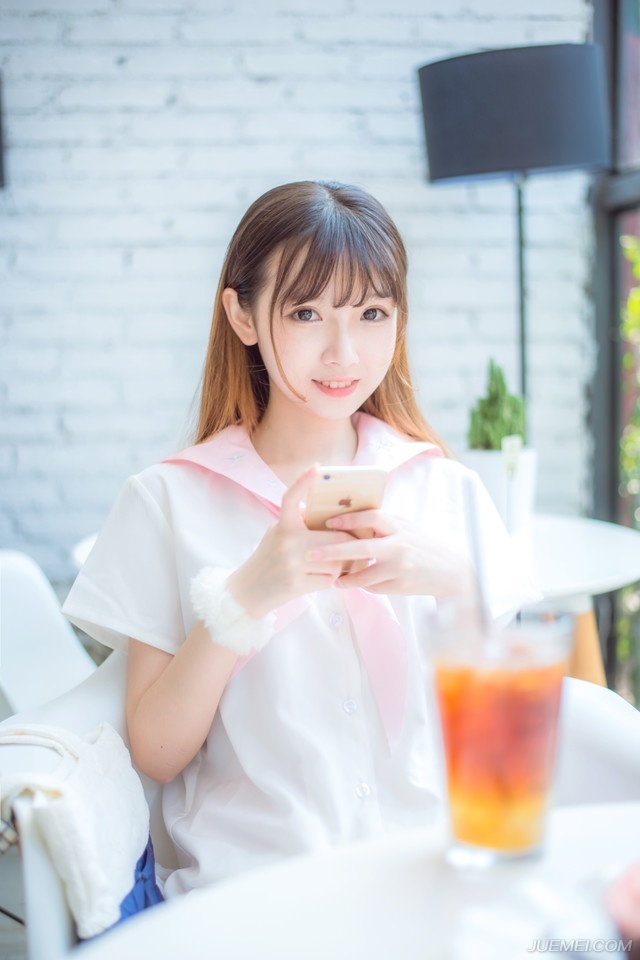 “这就有点儿荒唐了吧，老先生，就算为财，也不该编造这种东西。”孟达摸索着下巴，心中有些埋怨刘璝，粗人一个，连尾巴都扫不干净。
